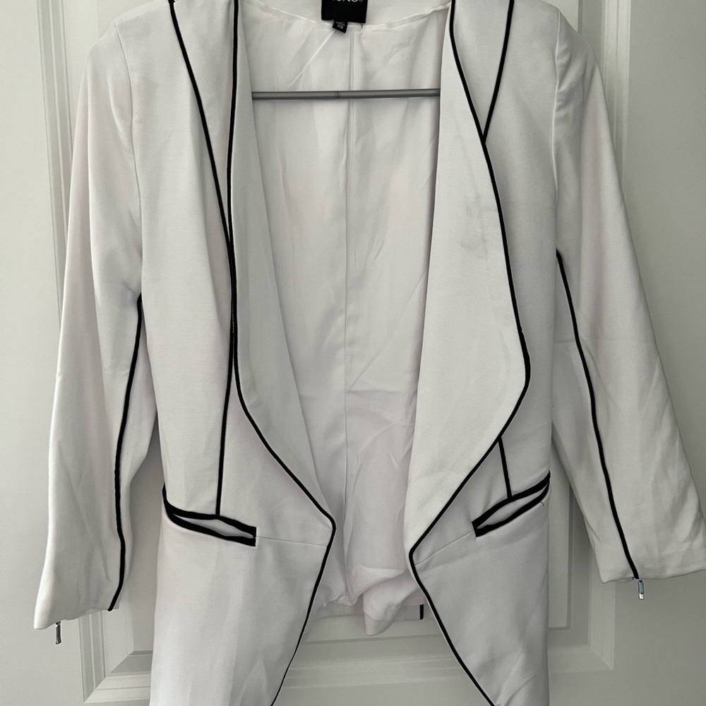 XOXO White blazer with 3/4 sleeves